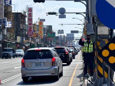 快收假了趕出發！屏東警估台1線、台17線北返車流今晚達巔峰