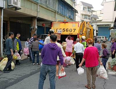 高雄今午起加強12區垃圾清運 夜間維持正常收運