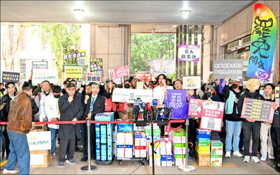 02/05 各報重點新聞一覽