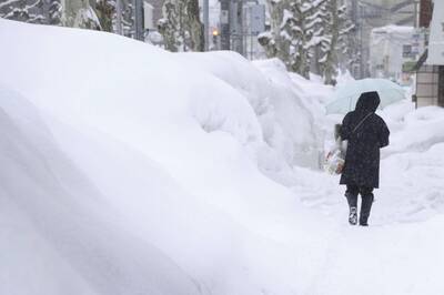 積雪跟人一樣高！福島縣2溫泉旅館二度雪崩 40人仍受困