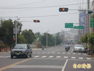 黃燈停還是衝網燒腦  警曝關鍵在「這條線」