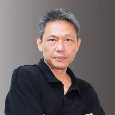 曹興誠批私密照「合成」喊告 謝寒冰嗆：想告就來告