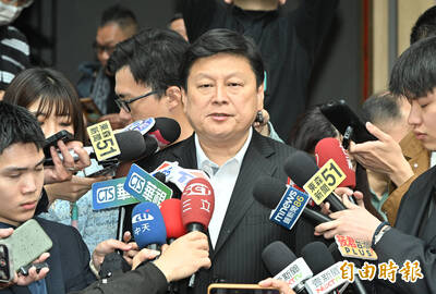 檢調搜索花蓮員工宿舍 傅崐萁現身喊冤稱沒違法