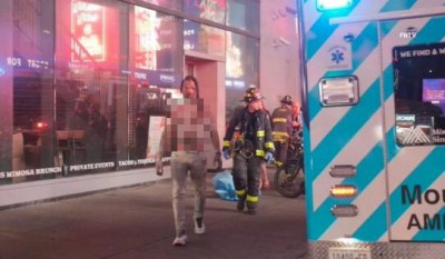 驚悚影片曝光！紐約時代廣場男子遭潑易燃液 火光四竄奔逃