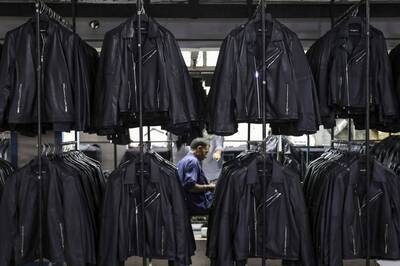 年輕人偏愛合成皮外套？網：膩了就可以丟