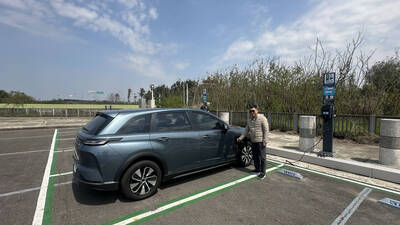 用充電站留客！ 雲嘉南濱海6大停車場充電站完工