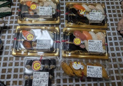 失智母買了6人份壽司 兒恍然大悟淚崩：最美好的禮物