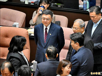 韓國瑜要官員晚間回立院備詢 政院公布影片打臉