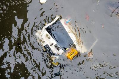 紐約觀光直升機「空中解體」急墜哈德遜河 機上6人全罹難