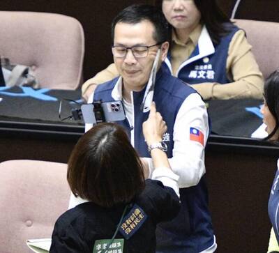 搧羅智強耳光一審判賠20萬 邱議瑩強硬喊話：不向惡人屈服