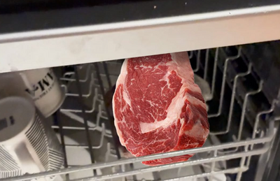 洗碗機「新用法」！澳洲BBQ達人用它煮出嫩牛排