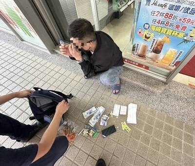 5條通車手警局旁領款 見警心虛衝路口被逮