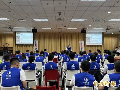 屏東大學與中華電信培訓身障講師 下鄉為長輩上AI課