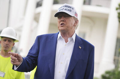 以軍摧毀伊朗對內安全總部 川普祝哈米尼「好運」