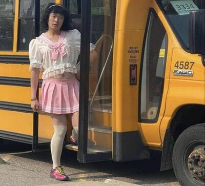 加拿大校車男司機穿「蘿莉塔風格服」引爭議 當局急撤職務