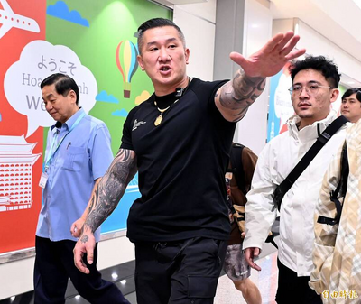 館長怒喊民進黨「害」他要當中國人！  大批網友傻眼