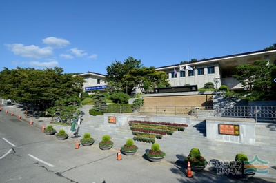 疑升學壓力大 南韓釜山3女高中生墜樓亡