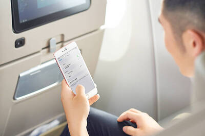 《TAIPEI TIMES》 All CAL passengers to enjoy free Wi-Fi onboard