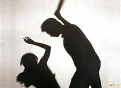 男童賴床不上學 媽媽拿棍子打屁股屬於「教養懲戒權」無罪