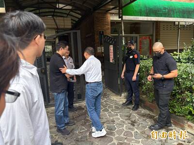 侯友宜陪同張智倫投票  呼籲行使公民權利