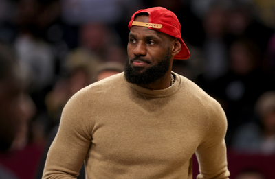 扯！中官媒刊詹皇投書「為中國籃球貢獻」 被抓包是假的！