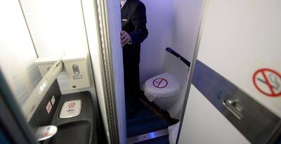 在飛機廁所洗手反陷險境?  專家曝關鍵原因