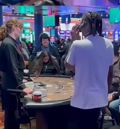 小哥賭場贏4200萬獎金 第一時間反應笑翻全場