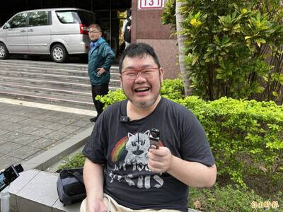 黃國昌賓士車找到了！ 四叉貓：登記在高O名下疑躲避財產申報？