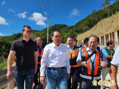 侯友宜視察雙溪北38線百米邊坡復建完工 還給居民安全通行環境