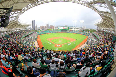 《TAIPEI TIMES》 TSG Hawks players fined for online gambling