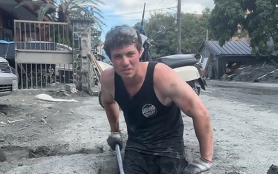 被台灣互助精神打動 加拿大環境科學家來台度假變「鏟子超人」！