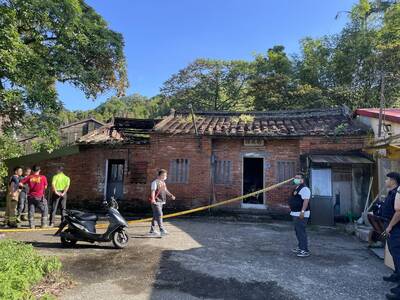 基隆七堵磚造平房發現1焦屍 失火前瓦斯驚爆嚇壞鄰居