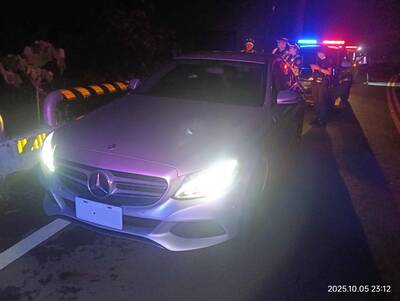 連假交整兼掃雷 白河警發現違規當場禁駛