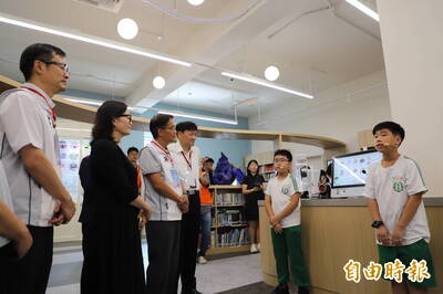 企業捐贈650萬元打造AI圖書館 新北江翠國小智慧閱讀系統啟用