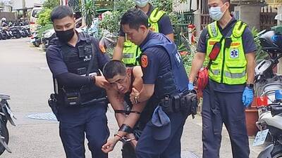 刀磚攻擊女友母女、租客見義勇為浴血奮戰 台中恐怖情人頑抗被逮