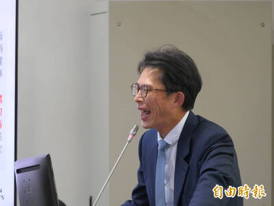 不滿被許智傑評為「駭客頭」黃國昌嗆：有膽就在外面講