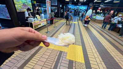 路過新潟火車站「喜得1匙飯」 日本網友驚呼︰東京只給面紙！