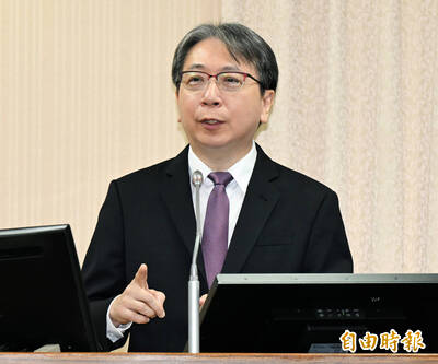 謝龍介空洞質詢不只一樁！ 7分鐘狂噴中國農場謠言 王定宇怒轟荒謬