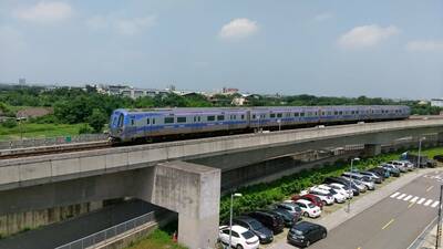 桃捷推多元支付 預計明年底可比照北捷手機嗶進站 桃捷推多元支付 預計明年底可比照北捷手機嗶進站