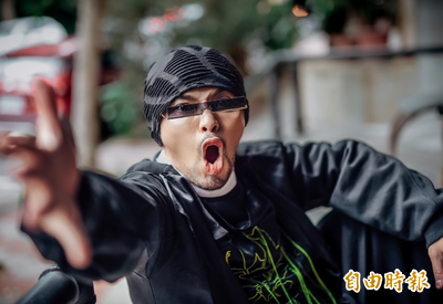 真是搖頭丸？黃明志藍色小藥丸曝光 「行家」分析像山寨偉哥！