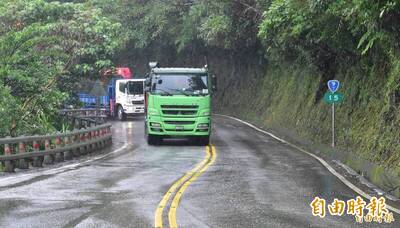 鳳凰颱風後水漫公路 光復、蘇澳仍災阻「後天才能搶通」