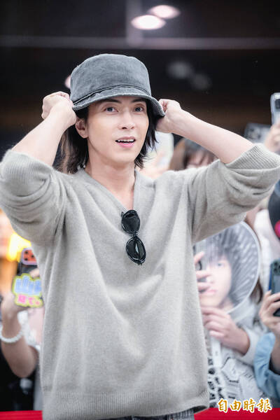 陳世凱稱保留外國旅客票券「不影響」 追星族轟：不懂座位有限嗎？