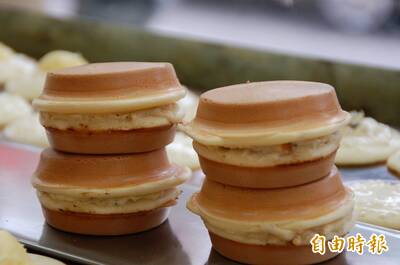 友誼小船翻了？ 惡搞中共戰狼圖卡 竟掀起台日大戰「1點心名稱」