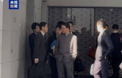 日官員為台海言論赴中溝通 中方「插口袋送客」 日官員為台海言論赴中溝通 中方「插口袋送客」