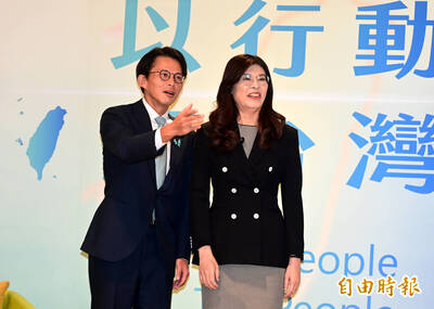 鄭麗文面前回一國兩區 黃國昌：與其在意識形態打轉  不如立下目標