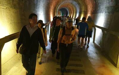 後龍過港隧道登錄歷史建築10年了 苗栗社大走讀揭百年鐵道新風貌
