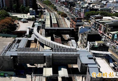 內壢車站新天橋12/20啟用 明年3月臨時軌切換「第3月台上下車」