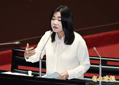 小紅書不配合政府法令被禁 馬文君護航還回網友：什麼法令？