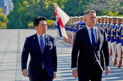 《TAIPEI TIMES》 Chinese military aircraft lock on to Japanese jets