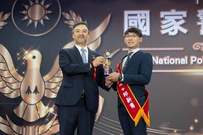 曾獲模範警察！苗警邱新甫搗破竹聯明仁會詐欺組織犯罪 再獲國家警光獎